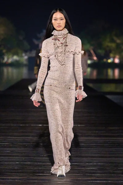 Look 43